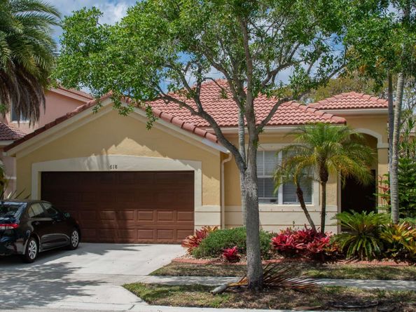 618 Bald Cypress Rd, Weston FL 33327