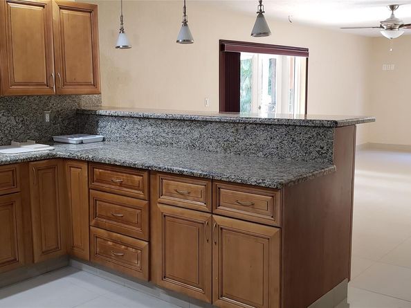 861 NW 116th Ave, Plantation FL 33325