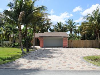 861 NW 116th Ave