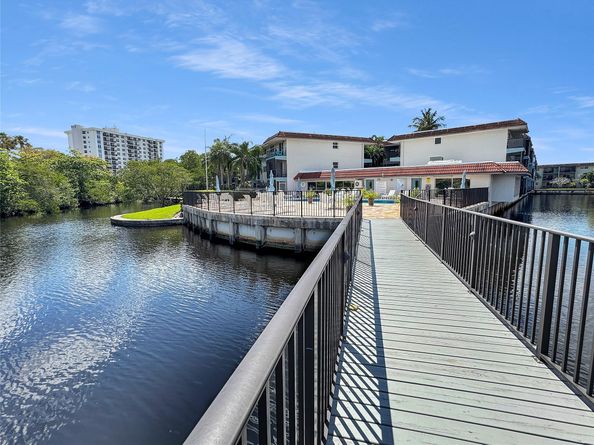 333 NW 17th Ct 103B, Fort Lauderdale FL 33311