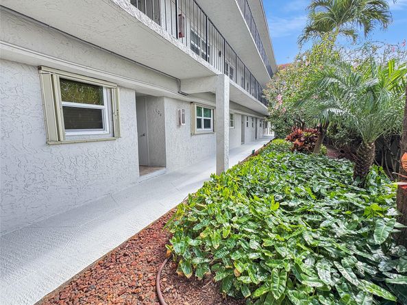 333 NW 17th Ct 103B, Fort Lauderdale FL 33311