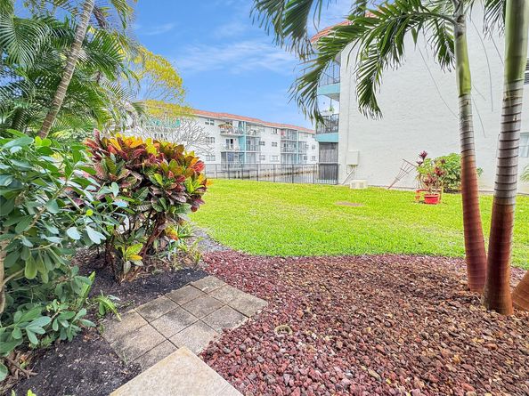 333 NW 17th Ct 103B, Fort Lauderdale FL 33311