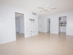 301 Croton Avenue 303, Lantana FL 33462