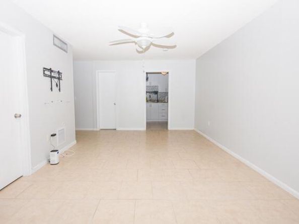 301 Croton Avenue 303, Lantana FL 33462