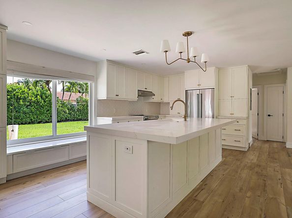 2445 SE 7th St, Pompano Beach FL 33062