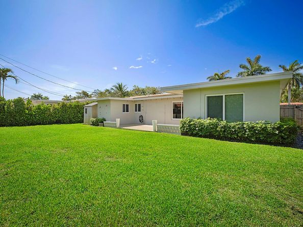 2445 SE 7th St, Pompano Beach FL 33062