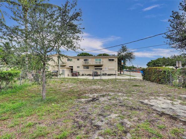 605 S D St, Lake Worth Beach FL 33460