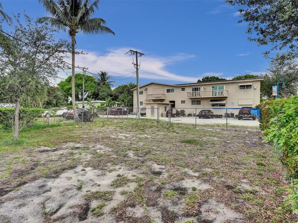 605 S D St, Lake Worth Beach FL 33460