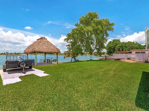 17610 NW 82nd Ct, Hialeah FL 33015
