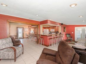 17610 NW 82nd Ct, Hialeah FL 33015