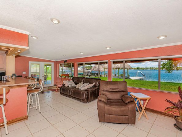 17610 NW 82nd Ct, Hialeah FL 33015