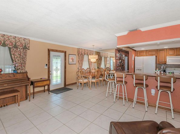 17610 NW 82nd Ct, Hialeah FL 33015