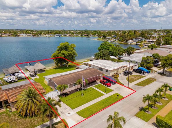 17610 NW 82nd Ct, Hialeah FL 33015