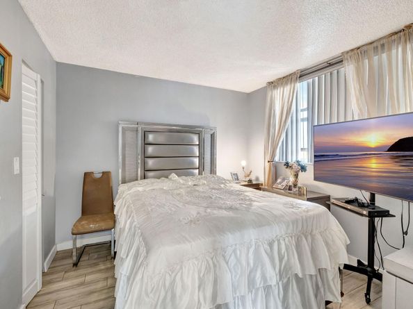 5860 NW 64th Ave 201, Tamarac FL 33319