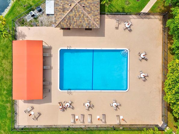 5860 NW 64th Ave 201, Tamarac FL 33319