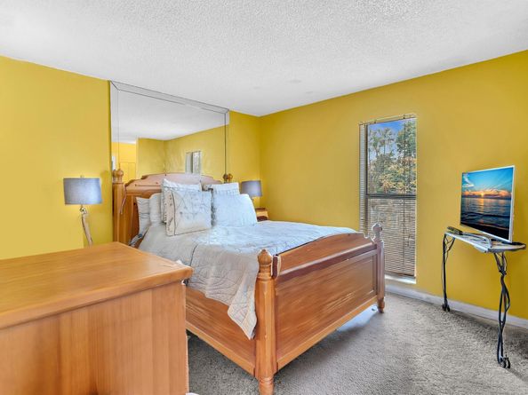 5230 NE 6th Ave 24C, Oakland Park FL 33334