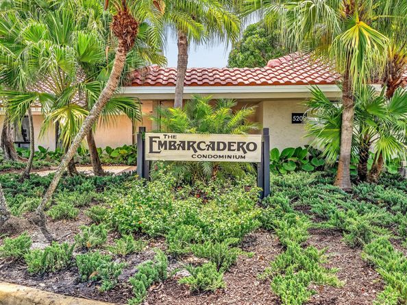 5230 NE 6th Ave 24C, Oakland Park FL 33334