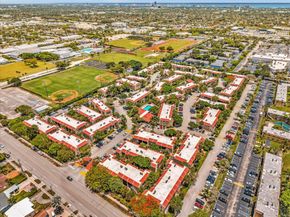 5230 NE 6th Ave 24C, Oakland Park FL 33334