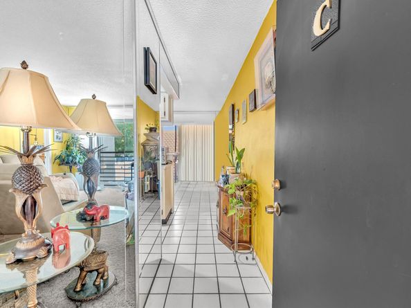 5230 NE 6th Ave 24C, Oakland Park FL 33334