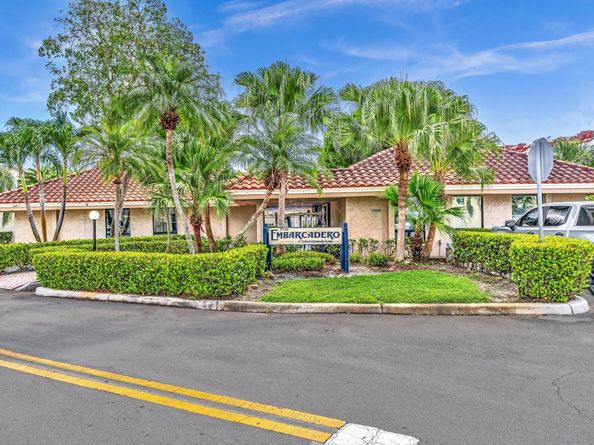 5230 NE 6th Ave 24C, Oakland Park FL 33334
