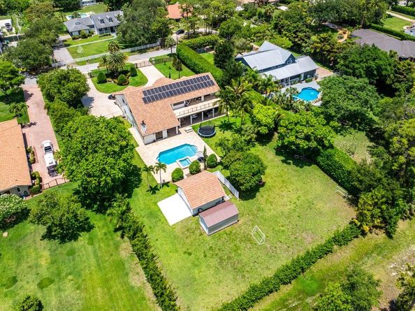 6672 NW 63rd Way, Parkland FL 33067