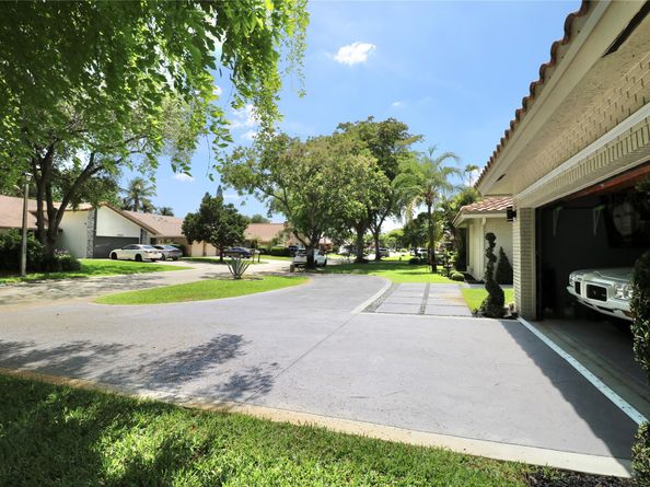 10859 NW 14th St, Coral Springs FL 33071