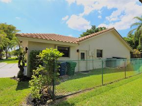 10859 NW 14th St, Coral Springs FL 33071