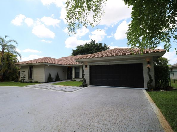 10859 NW 14th St, Coral Springs FL 33071