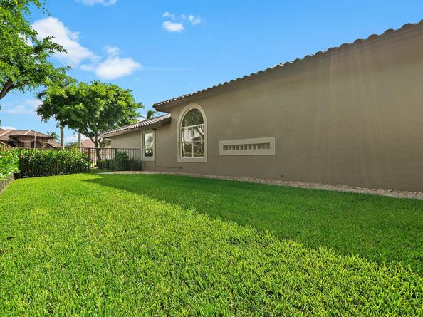 5217 NW 109th Ln, Coral Springs FL 33076