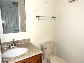 42 Sussex B, West Palm Beach FL 33417