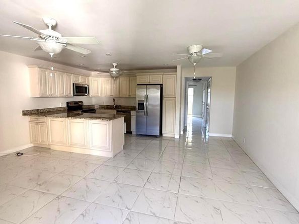42 Sussex B, West Palm Beach FL 33417