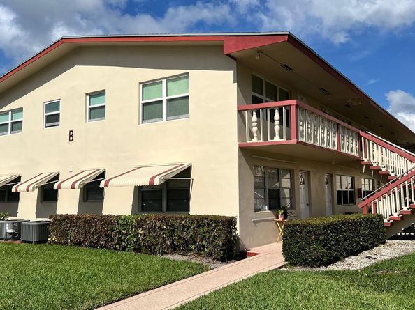 42 Sussex B, West Palm Beach FL 33417