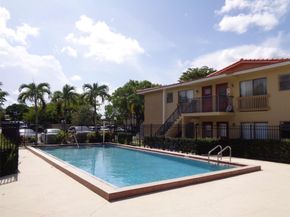 2651 Riverside Dr 1, Coral Springs FL 33065