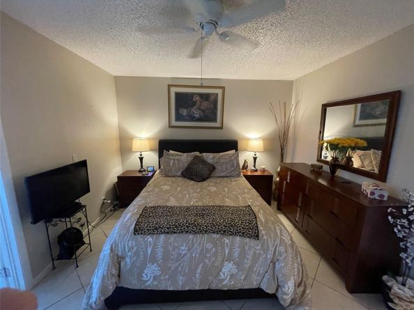 139 Oakridge J 139, Deerfield Beach FL 33442