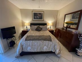 139 Oakridge J 139, Deerfield Beach FL 33442