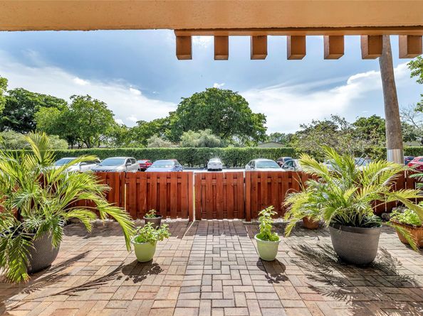 480 NW 76th Ave 107, Margate FL 33063