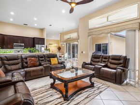 3852 Oak Ridge Cir, Weston FL 33331