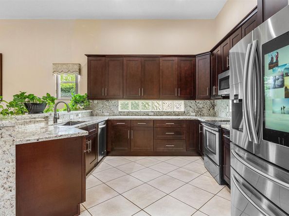 3852 Oak Ridge Cir, Weston FL 33331