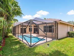 3852 Oak Ridge Cir, Weston FL 33331
