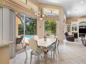 3852 Oak Ridge Cir, Weston FL 33331