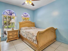 3852 Oak Ridge Cir, Weston FL 33331