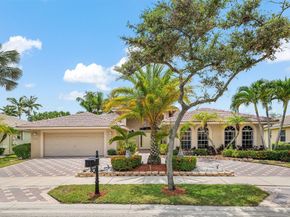 3852 Oak Ridge Cir, Weston FL 33331