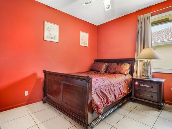 3852 Oak Ridge Cir, Weston FL 33331