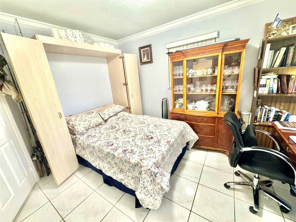 7140 Custer St, Hollywood FL 33024