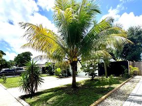 7140 Custer St, Hollywood FL 33024