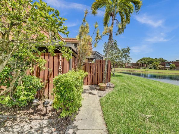 11884 SW 12th Pl 11884, Davie FL 33325
