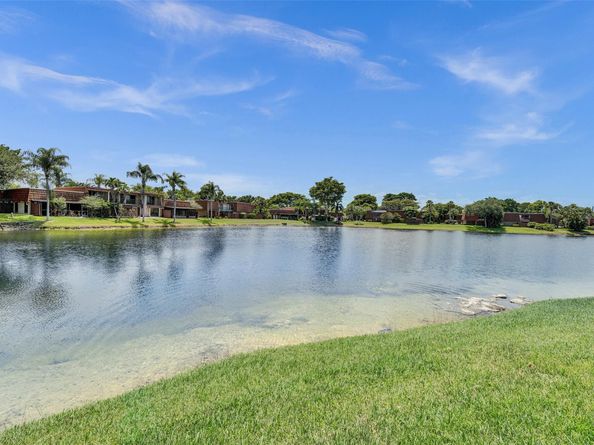 11884 SW 12th Pl 11884, Davie FL 33325