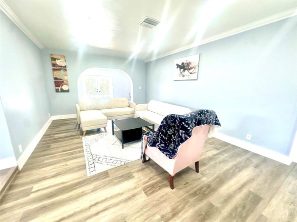 6921 SW 8TH St, North Lauderdale FL 33068