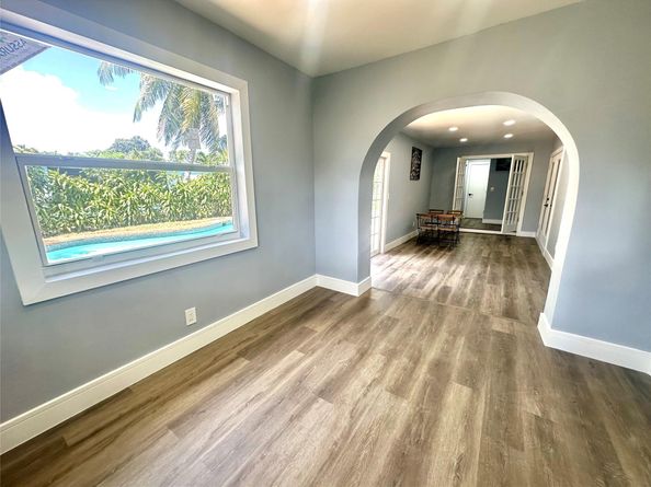 6921 SW 8TH St, North Lauderdale FL 33068