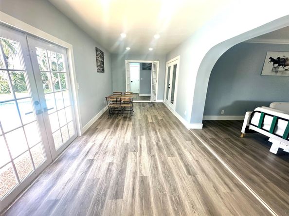 6921 SW 8TH St, North Lauderdale FL 33068
